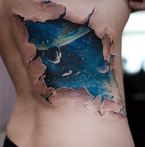 Tatuajes en COSTILLAS: 14 diseños muy creativos y bien logrados